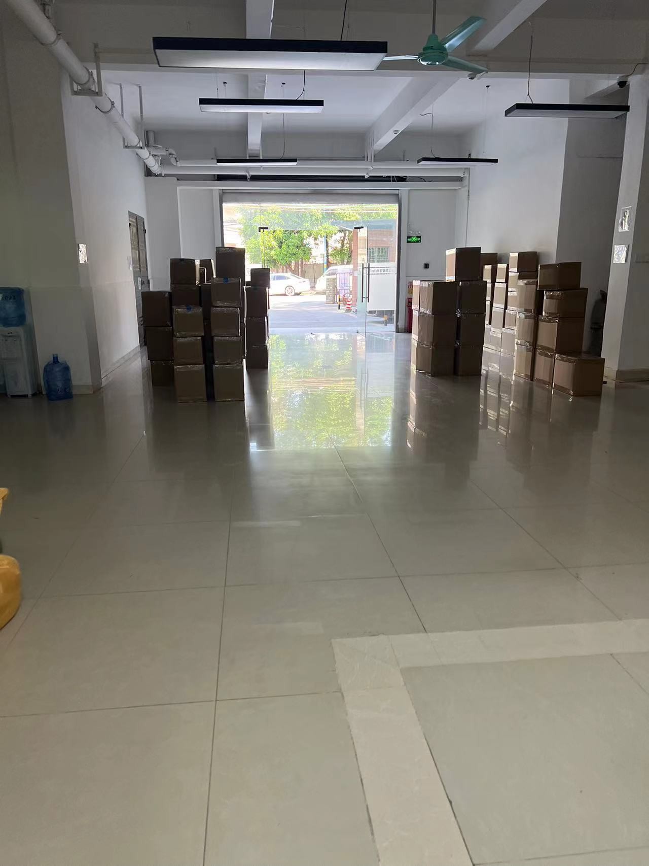 Guangzhou Vinas clothing technology Co., LTD linea di produzione in fabbrica