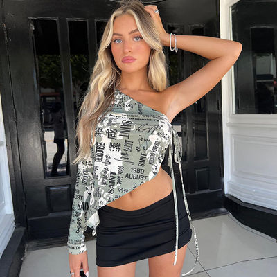 T-shirt decal donna moda sexy collare diagonale una spalla top di crop lato lacing sexy top di crop stampa