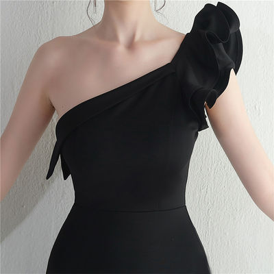 Single Shoulder Slim Fit Abito formale con guinzaglio copertura bordo anca Moda sexy abito a fessura