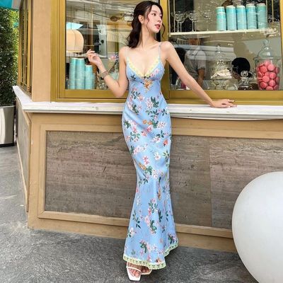 Nuova moda estiva, sexy vestito con lacci senza schiena.
