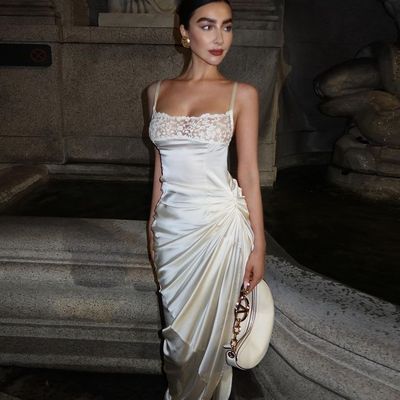 Europa e Stati Uniti nuovo vestito di raso francese sexy pizzo fascia del seno esposto anticlinal slip vestito
