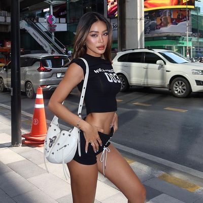 Nuova nicchia Hottie carta senza maniche stampa T-shirt top ultra corto