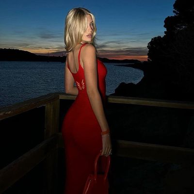 Donna estiva nuovo sexy colletto a una riga farfalla bruciatura modello cintura dimagrante abito a maglia