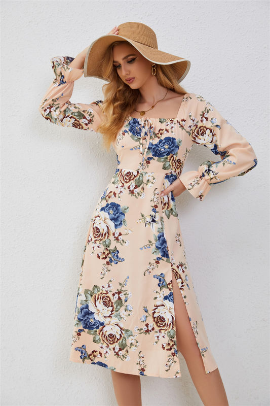 Eleganti abiti da donna a colori diversi, moda stampa, abiti a maniche larghe