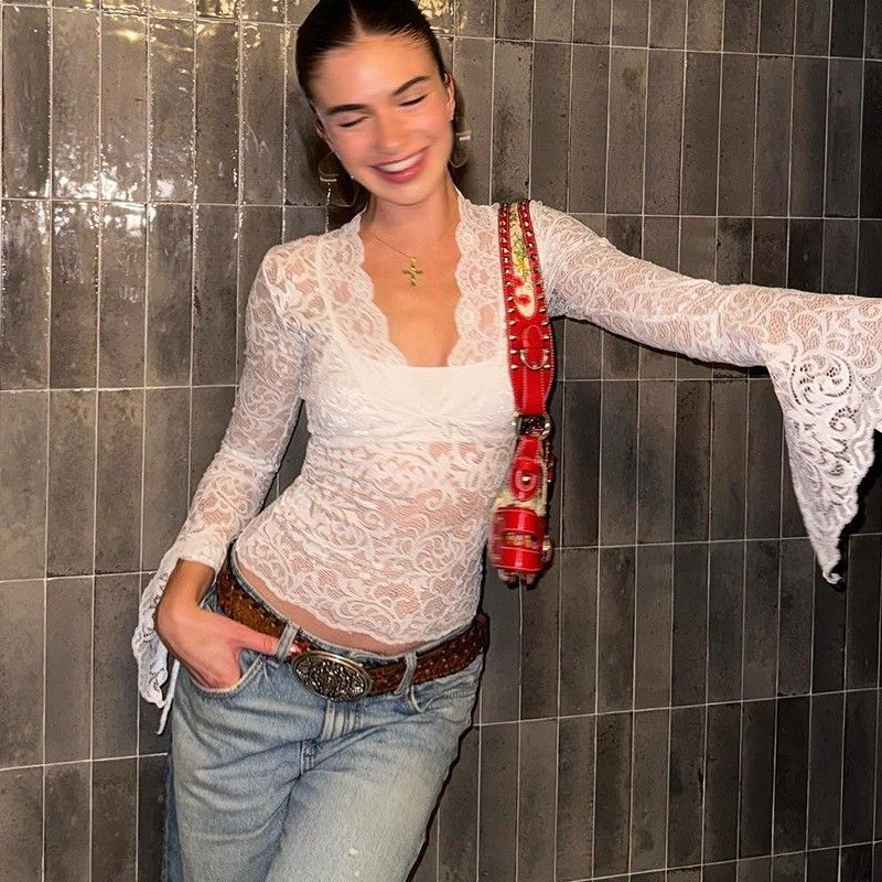 Nuovo sexy V profondo e snello tutto corto, taglio personalizzato, pizzo a manica lunga, spice girl, top pizzo.